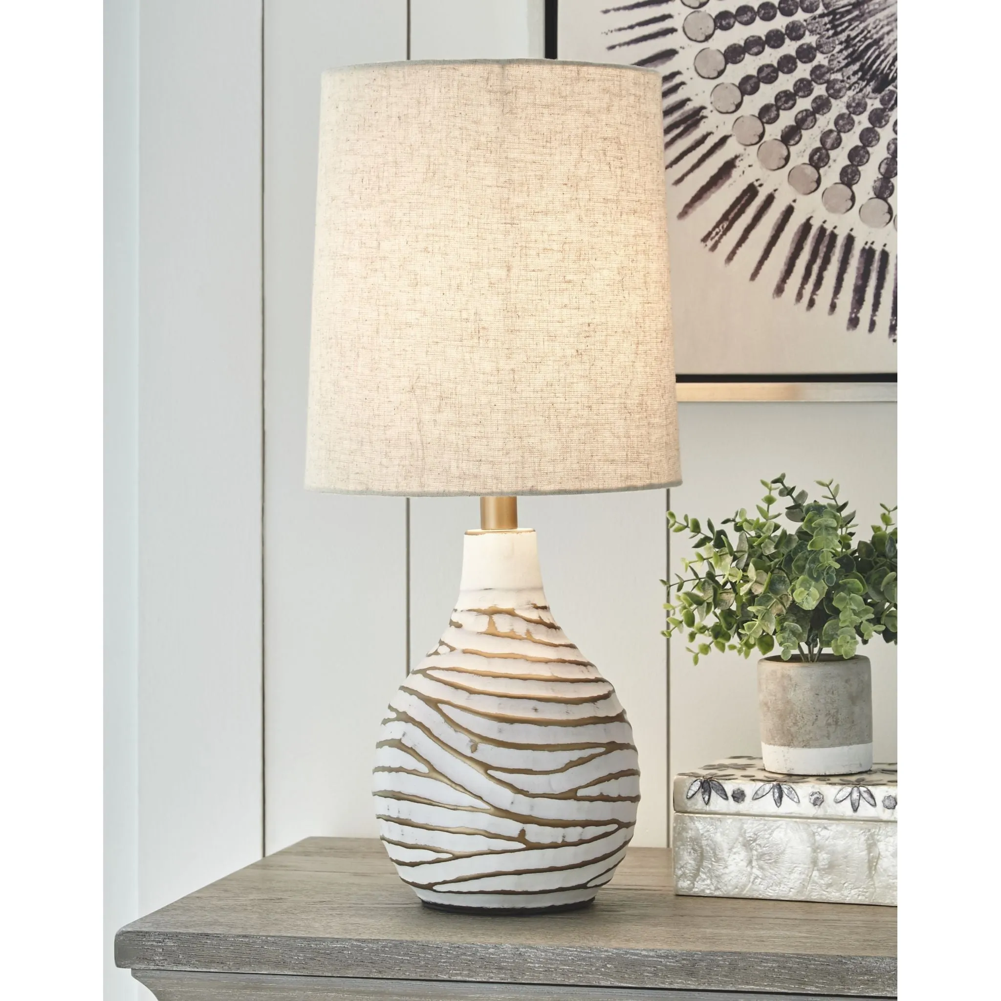 Aleela Table Lamp 21.50"
