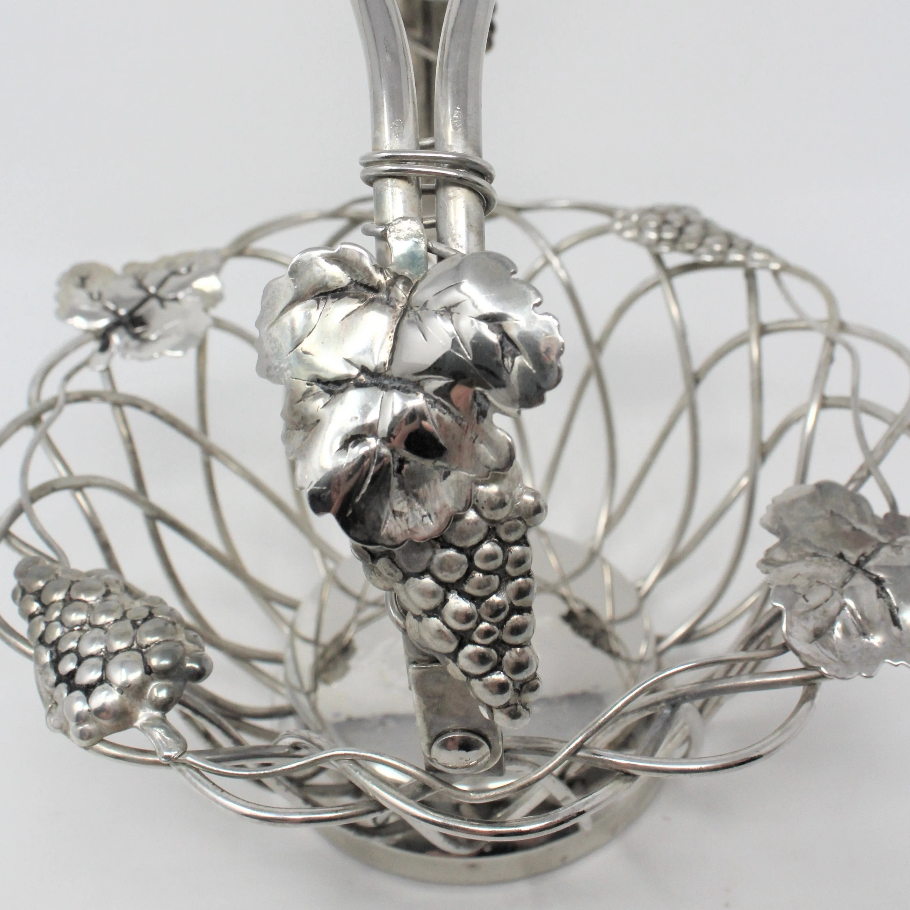 Basket, Wire with Applied Grapes & Leaves, Godinger, Vintage