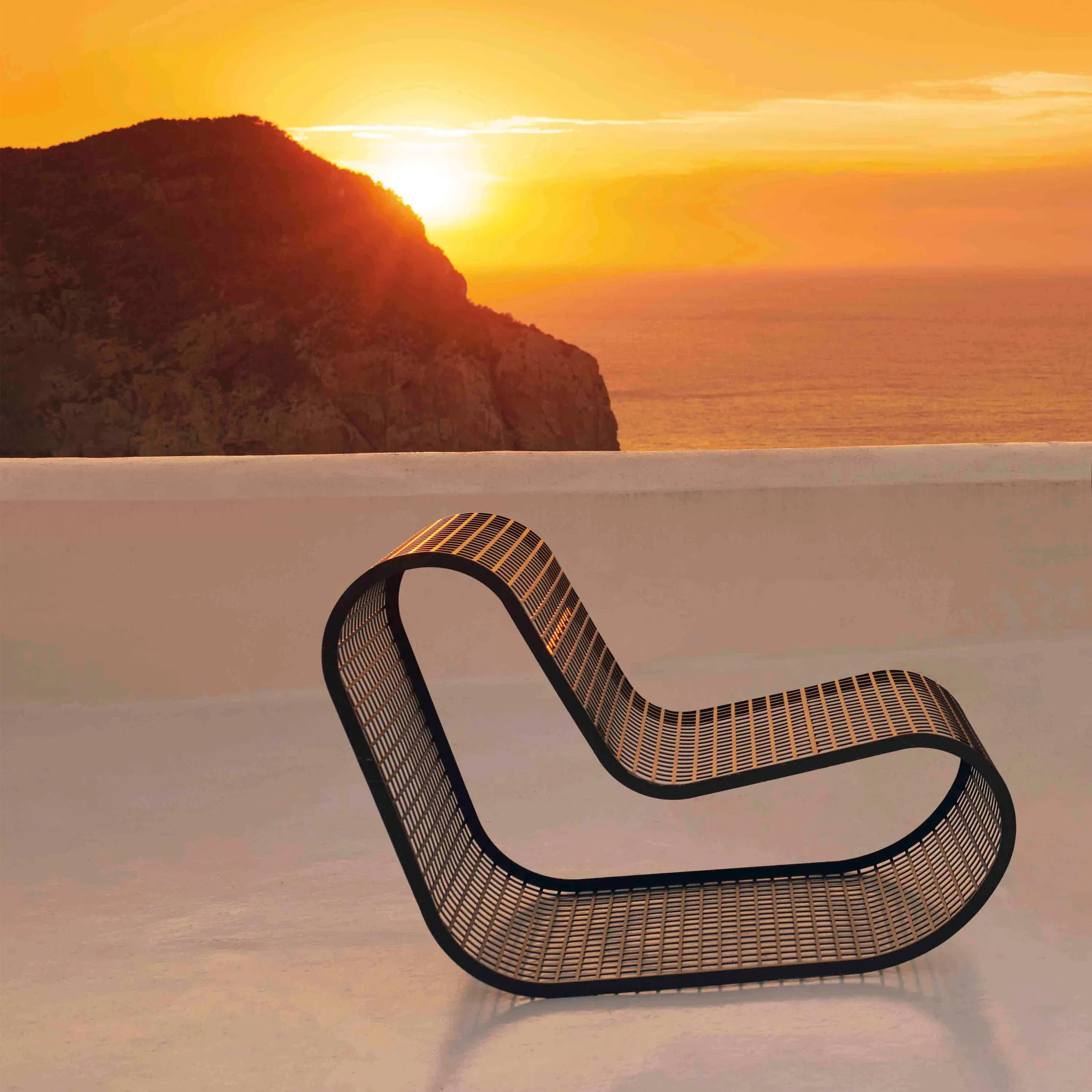 Buit Club Chair