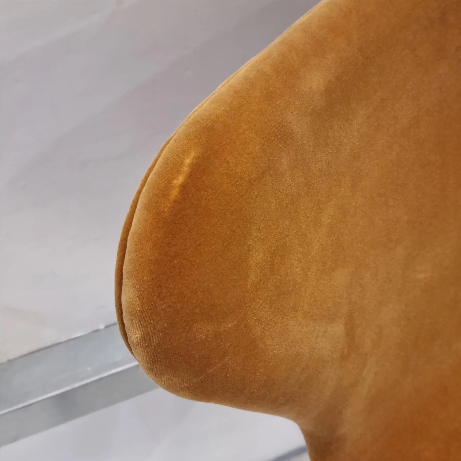 Ex-Display Fritz Hansen Series 7 - Upholstery: Belfast - Soft Ochre 926, Black Base **STORE COLLECTION ONLY**