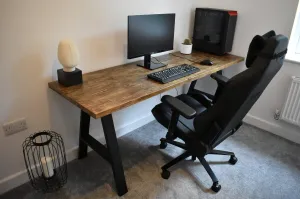 GG | Rustic Solid Wood Gaming Desk - Rustic Oak