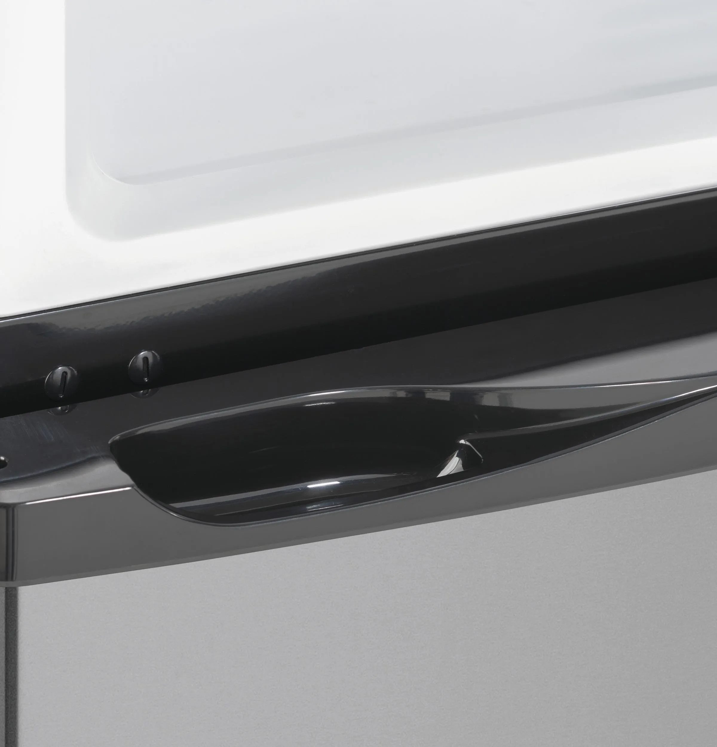 GPV10FSNSB GE® 9.8 Cu. Ft. 12 Volt DC Power Top-Freezer Refrigerator