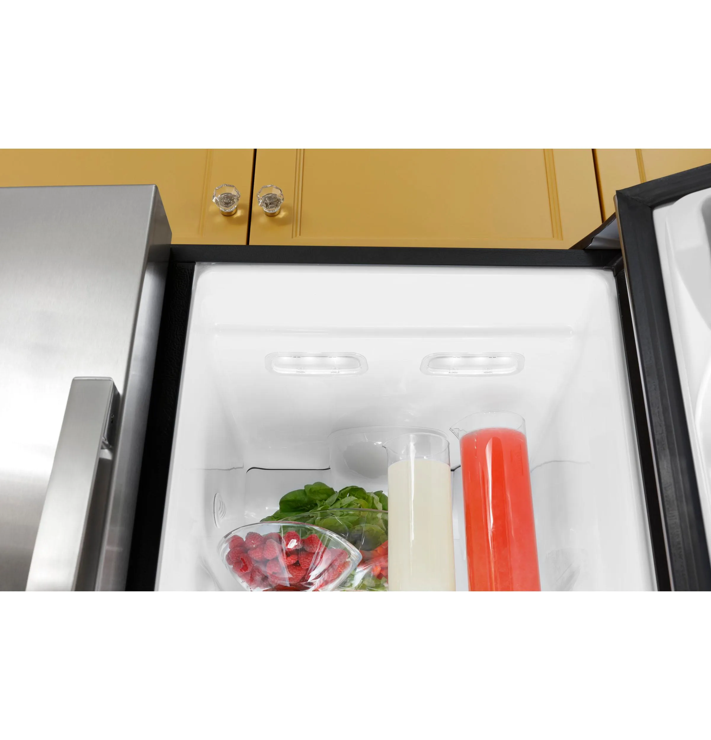 GSS25GYPFS GE® 25.3 Cu. Ft. Side-By-Side Refrigerator