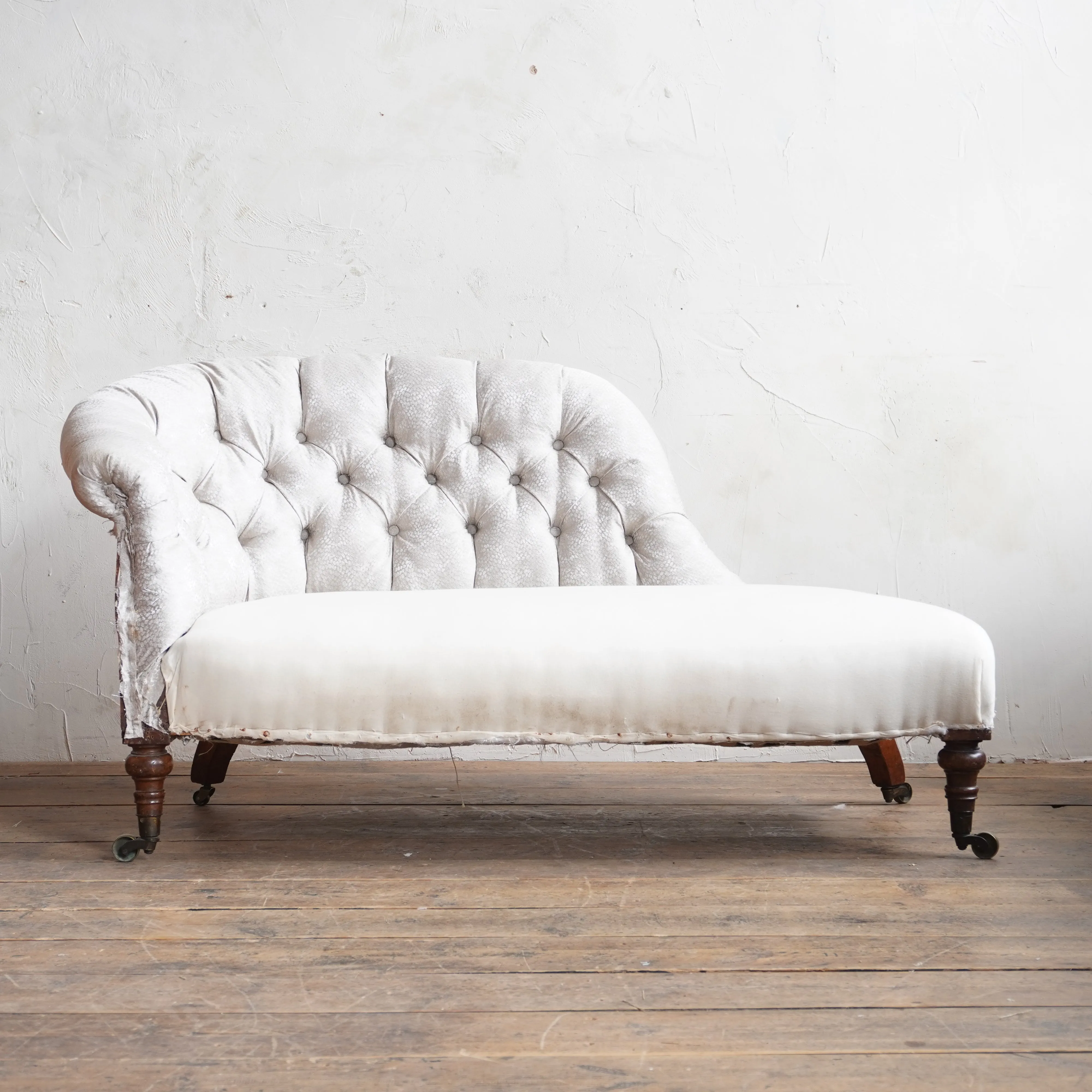 Howard and Sons Chaise Longue