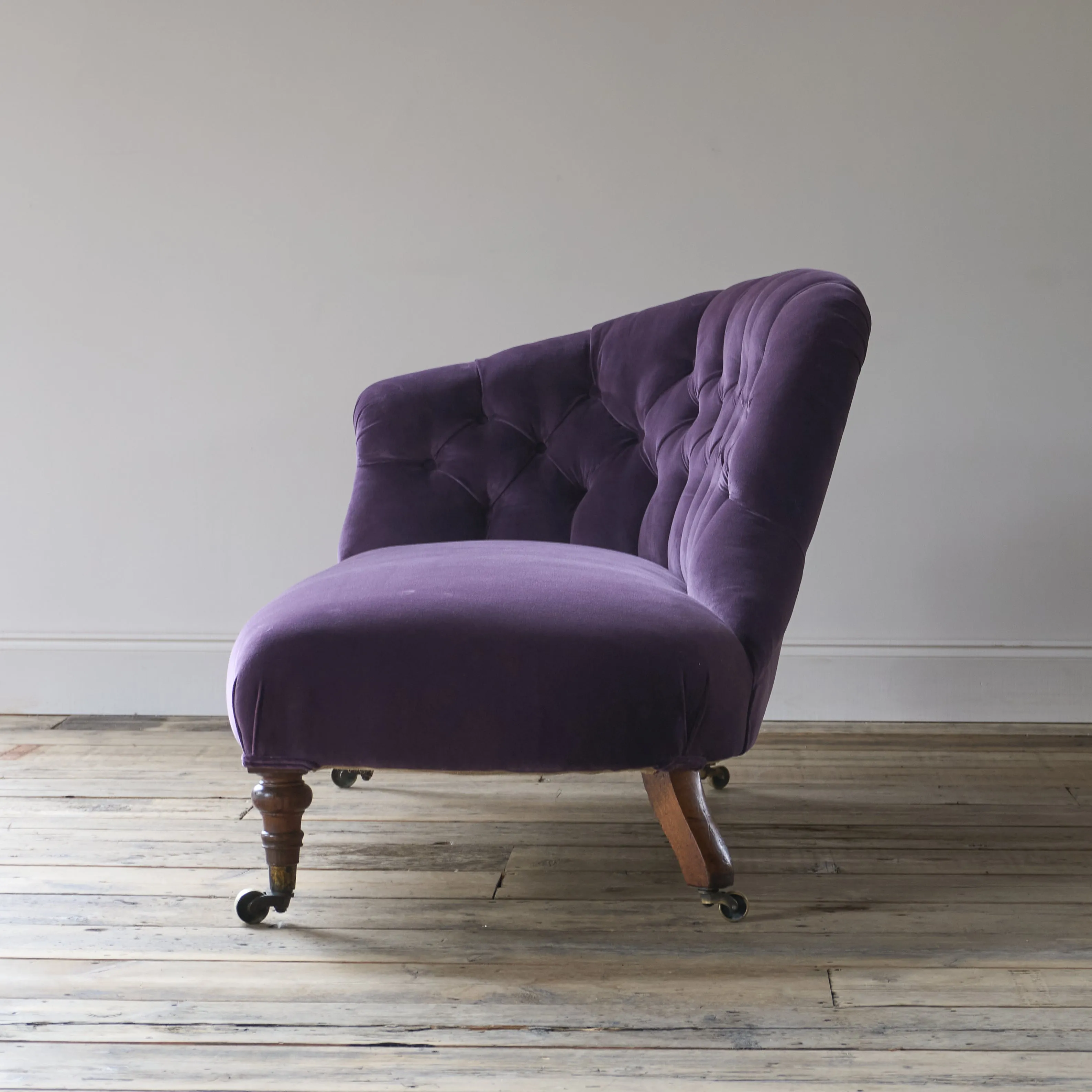 Howard and Sons Chaise Longue