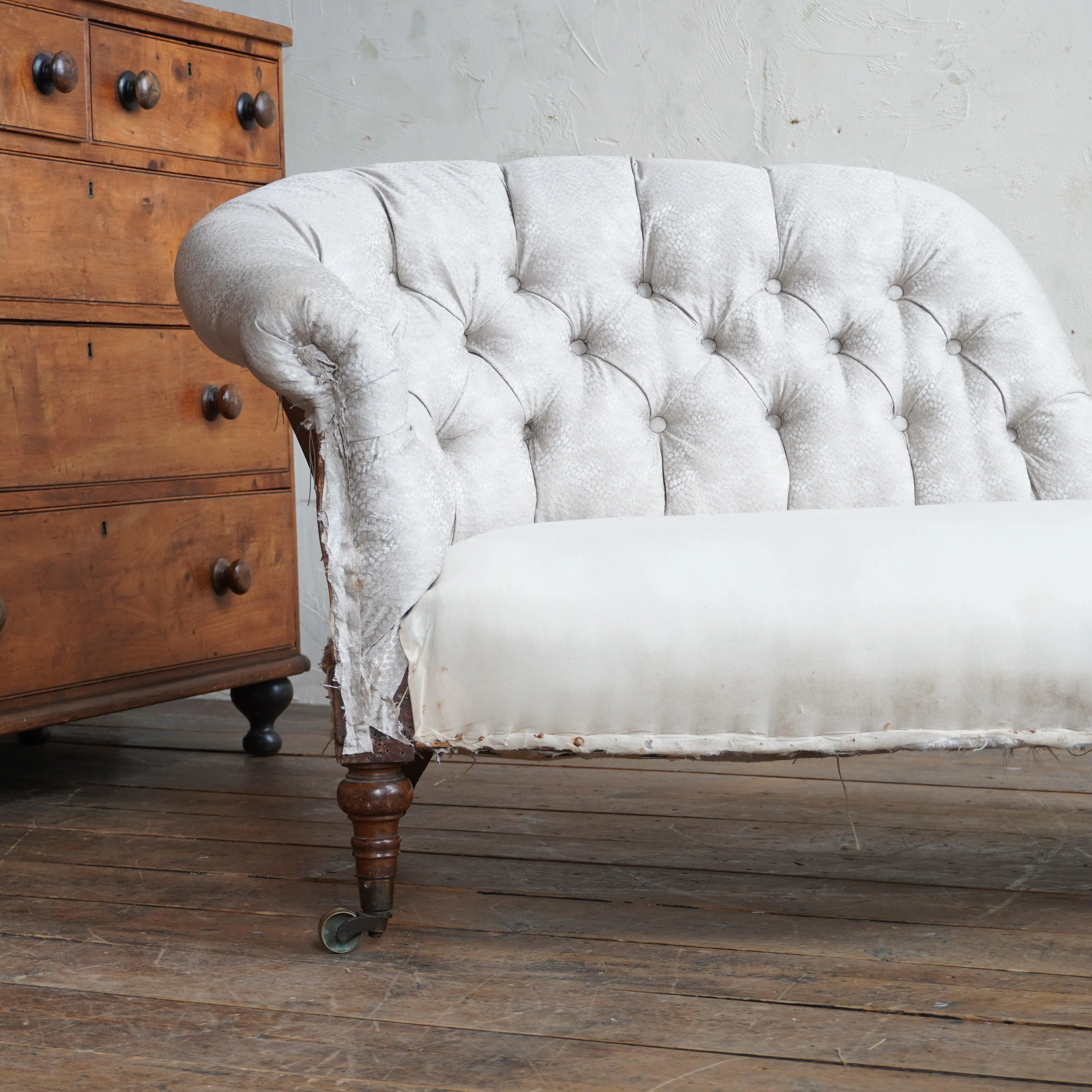 Howard and Sons Chaise Longue