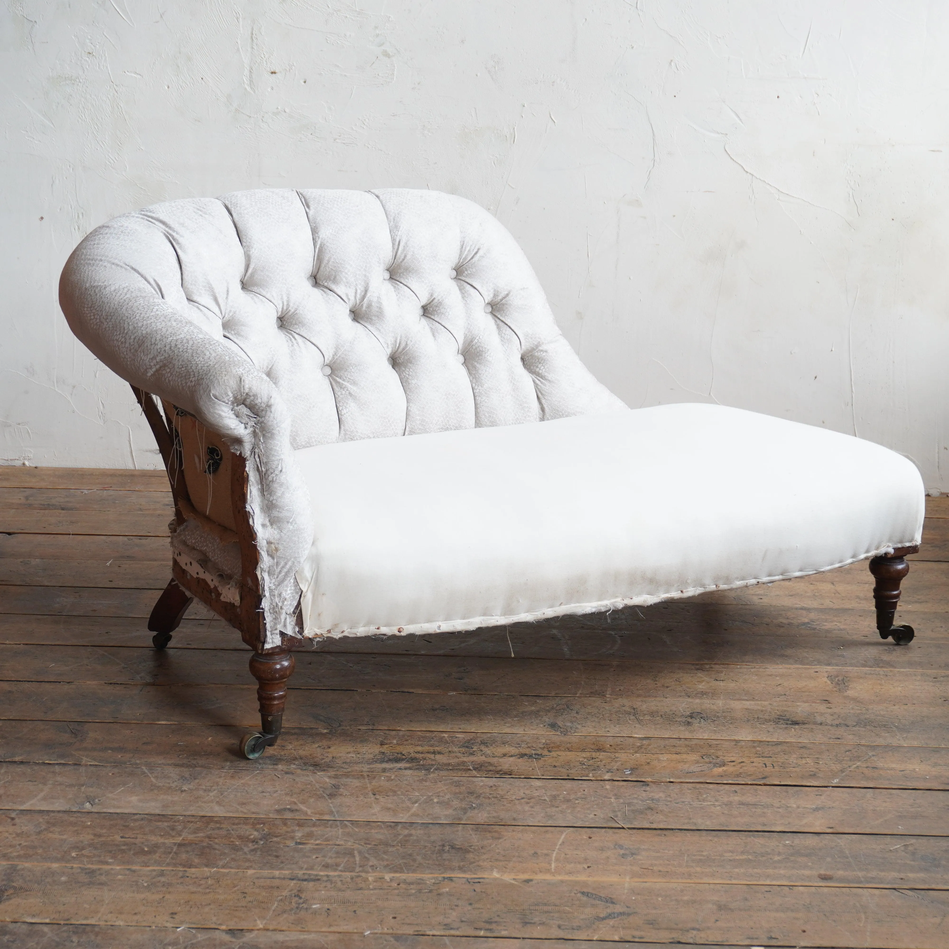 Howard and Sons Chaise Longue