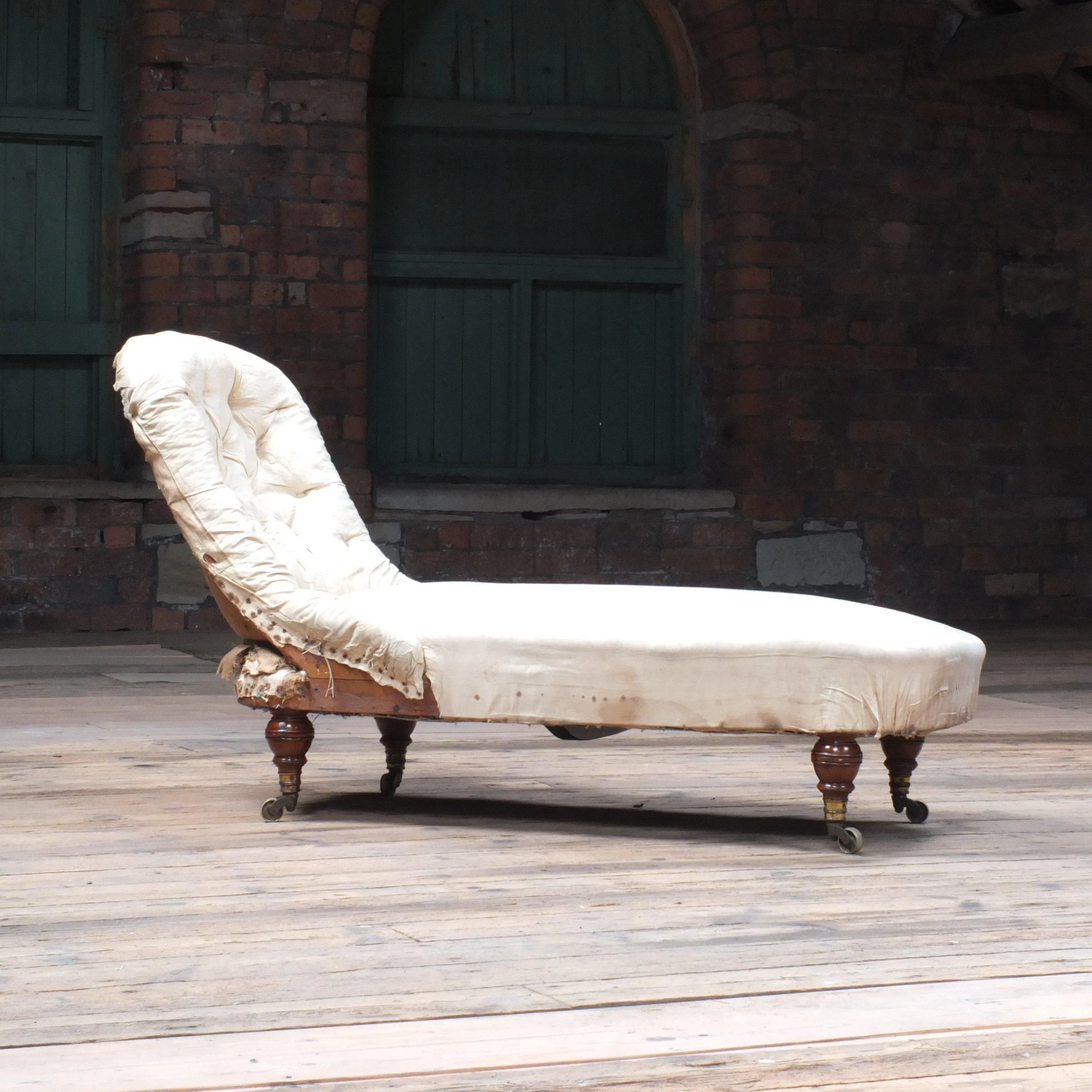 Howard and son's Chaise Lounge / daybed