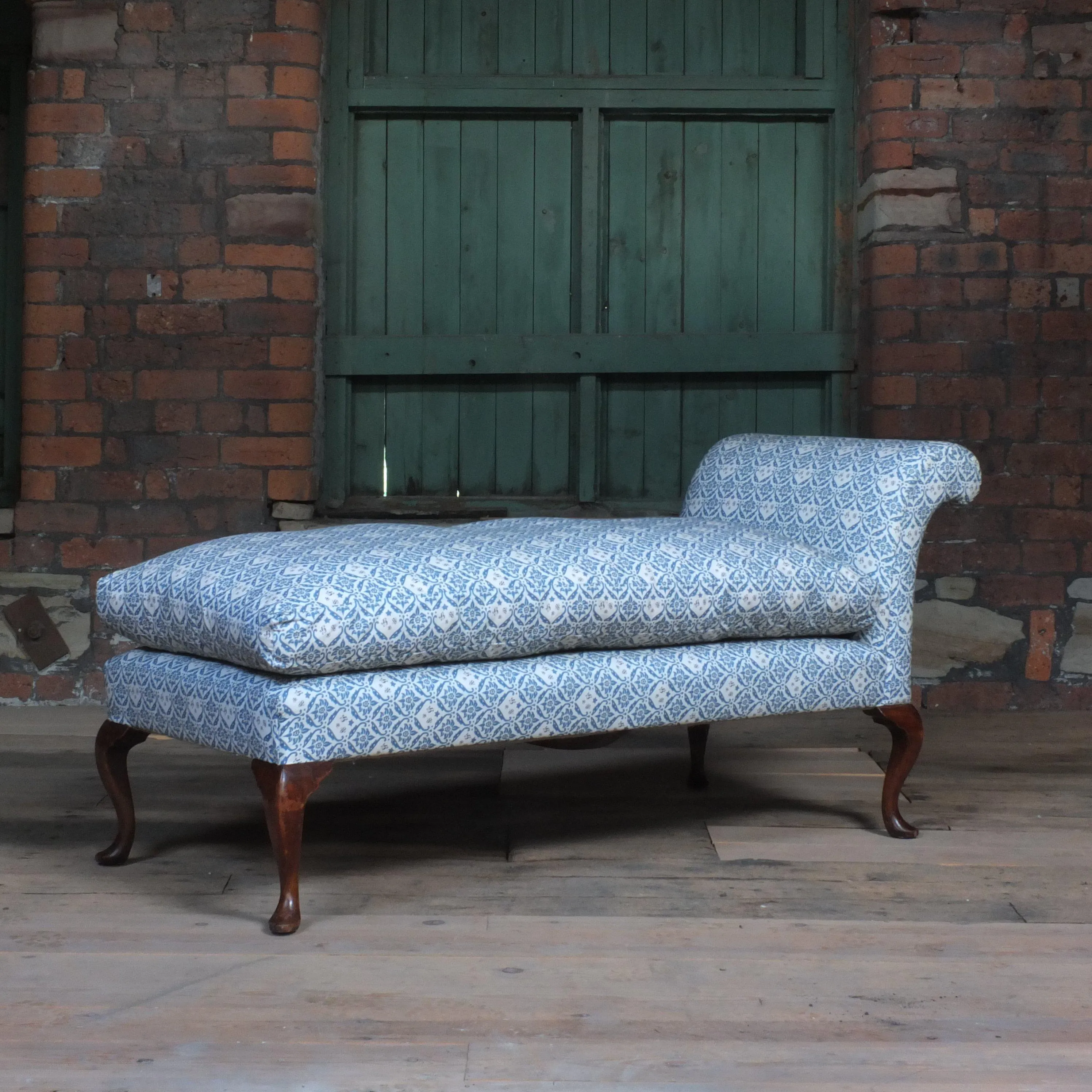 Howard and son's Chaise Lounge Daybed