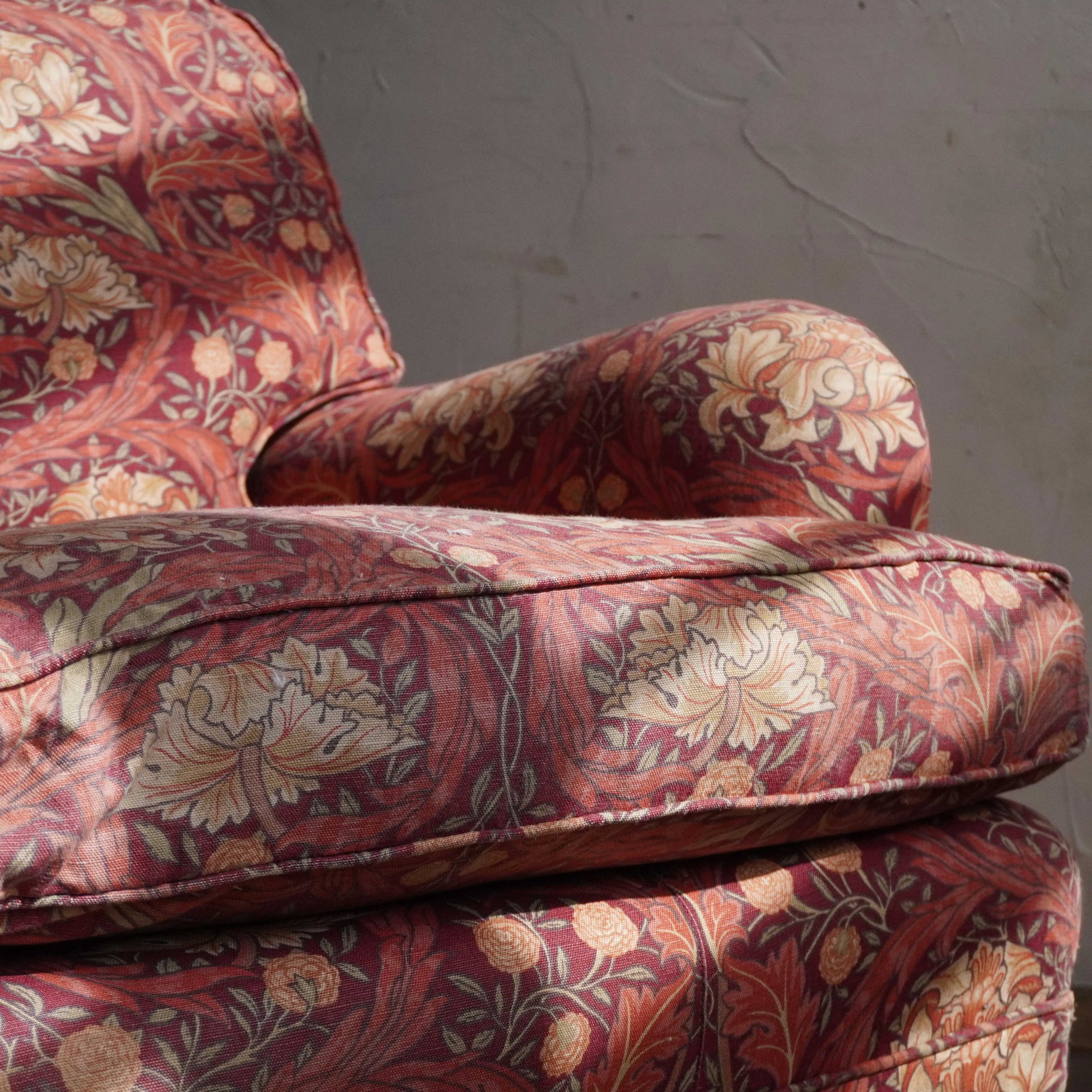 Howard Style Sofa