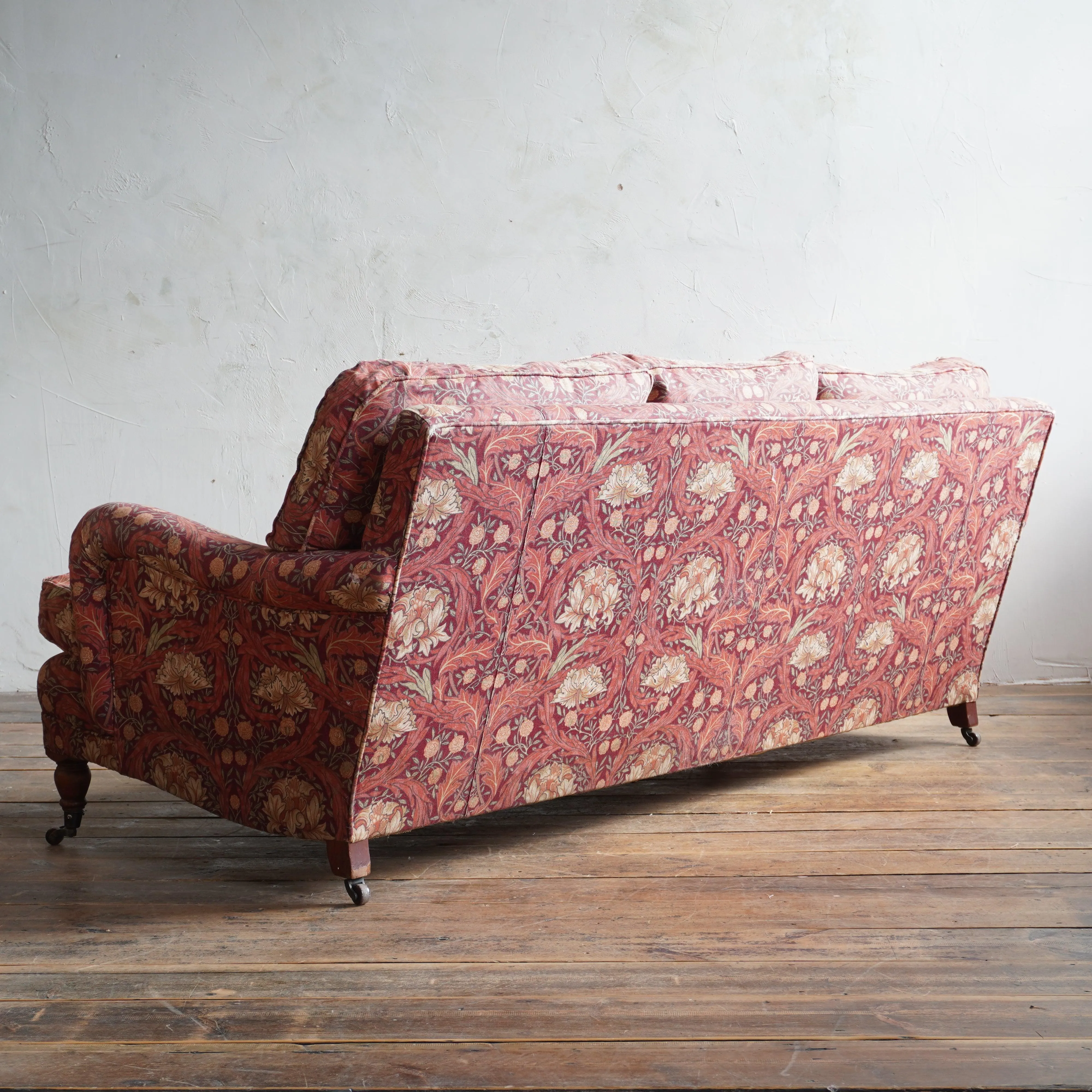 Howard Style Sofa