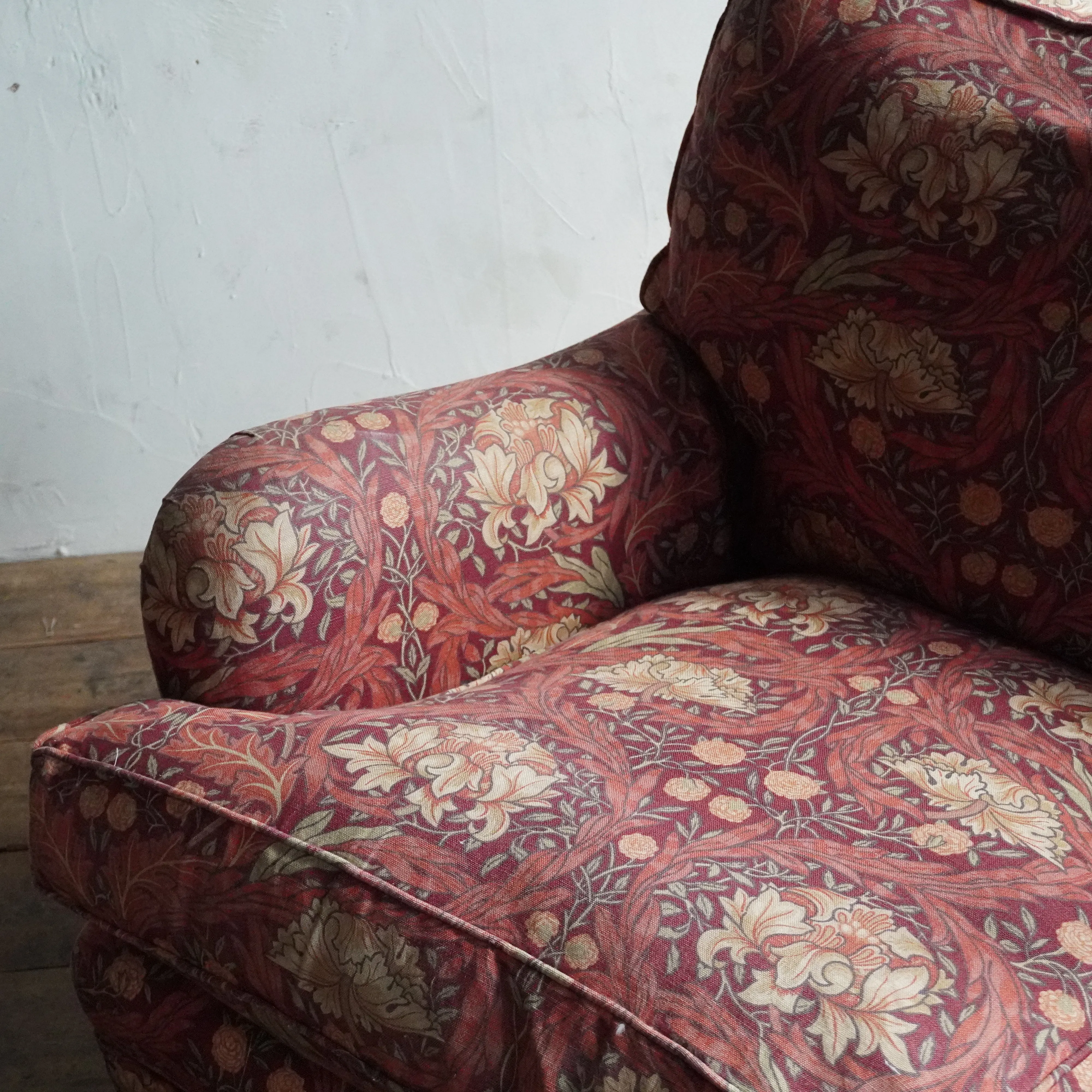 Howard Style Sofa