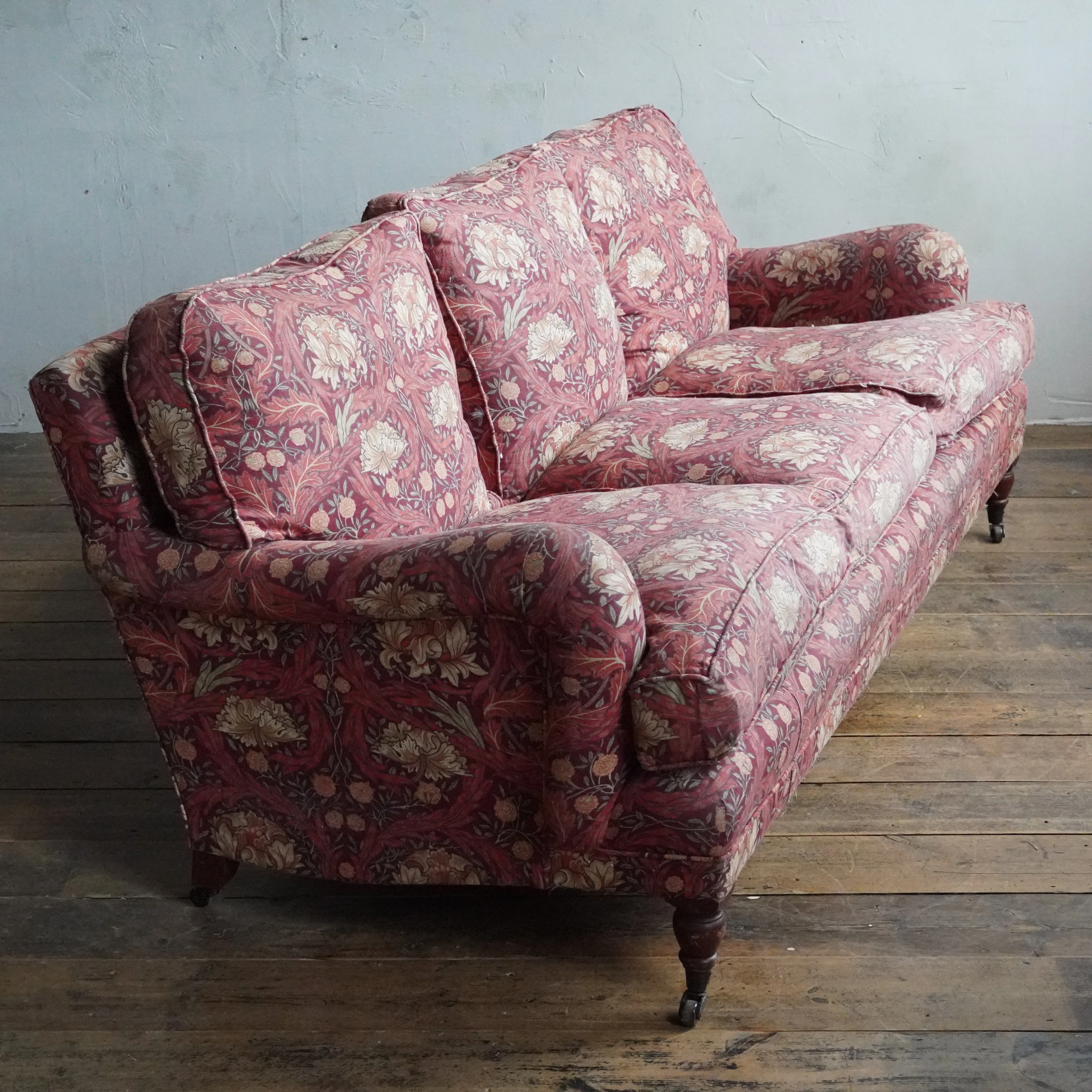 Howard Style Sofa