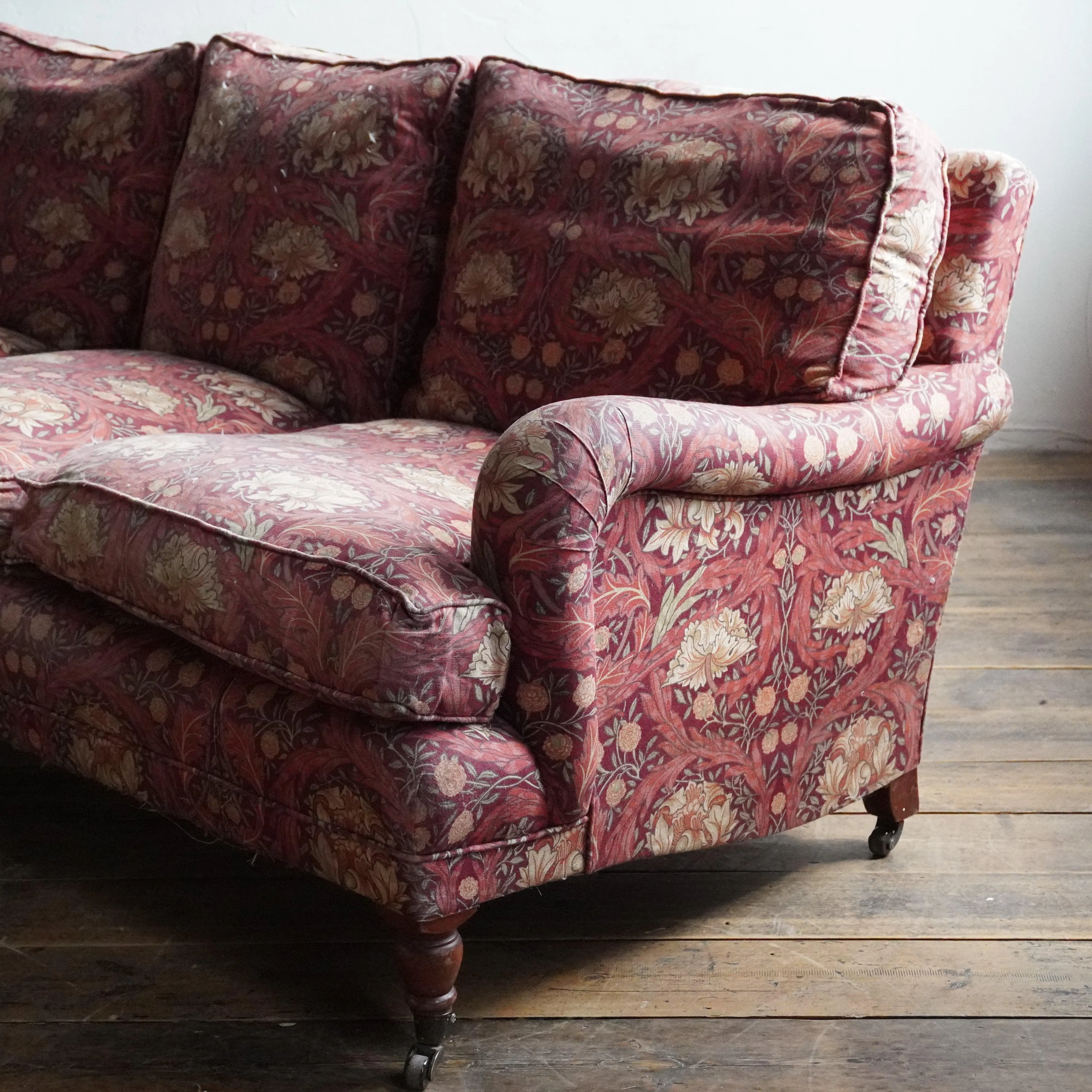 Howard Style Sofa