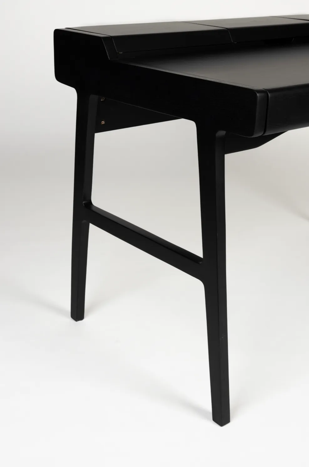 Kaat Desk Table