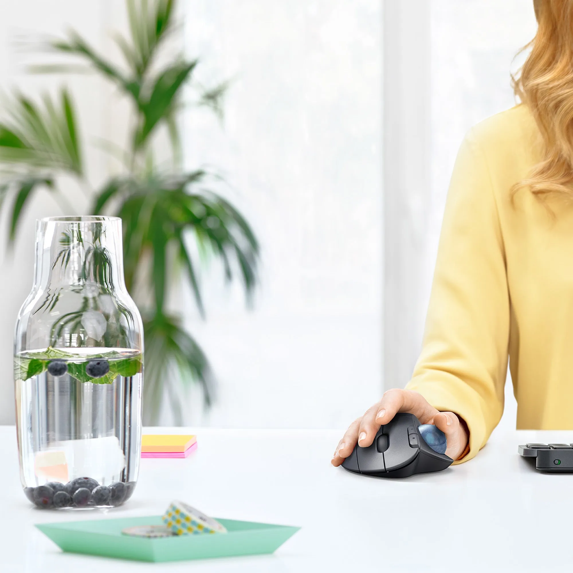 Logitech Ergo M575 Wireless Trackball Graphit