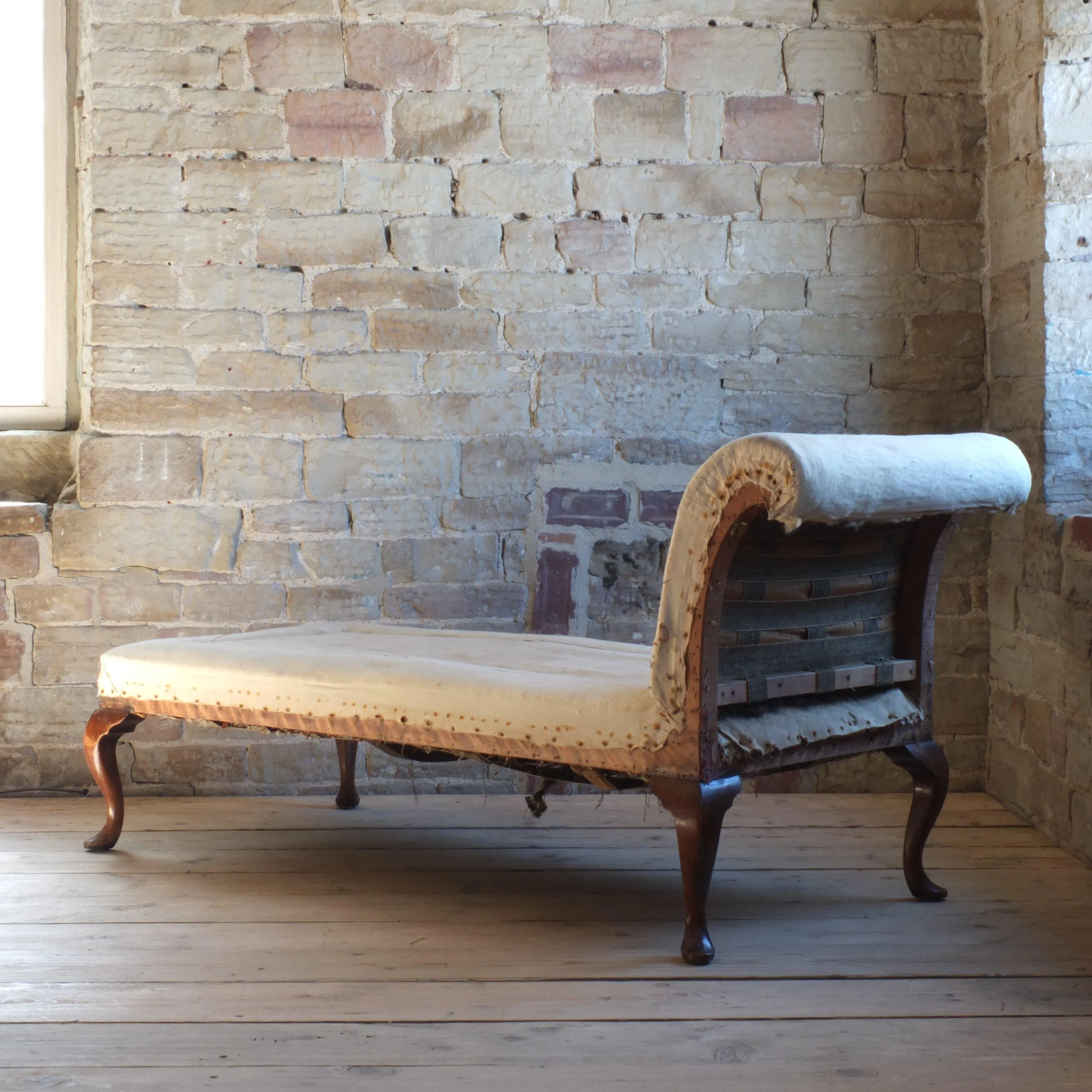 Rare Early 20th century Howard and son's day bed