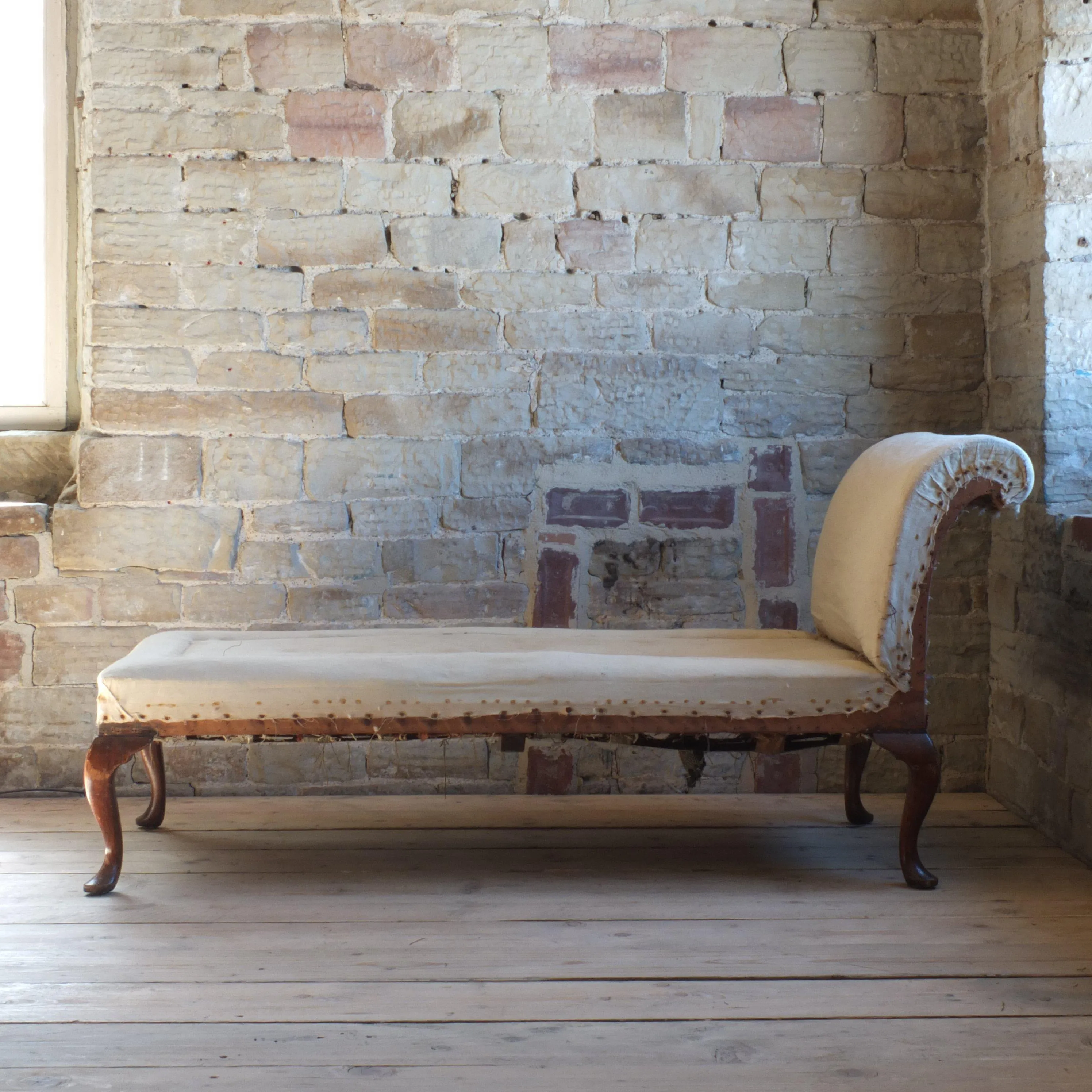 Rare Early 20th century Howard and son's day bed