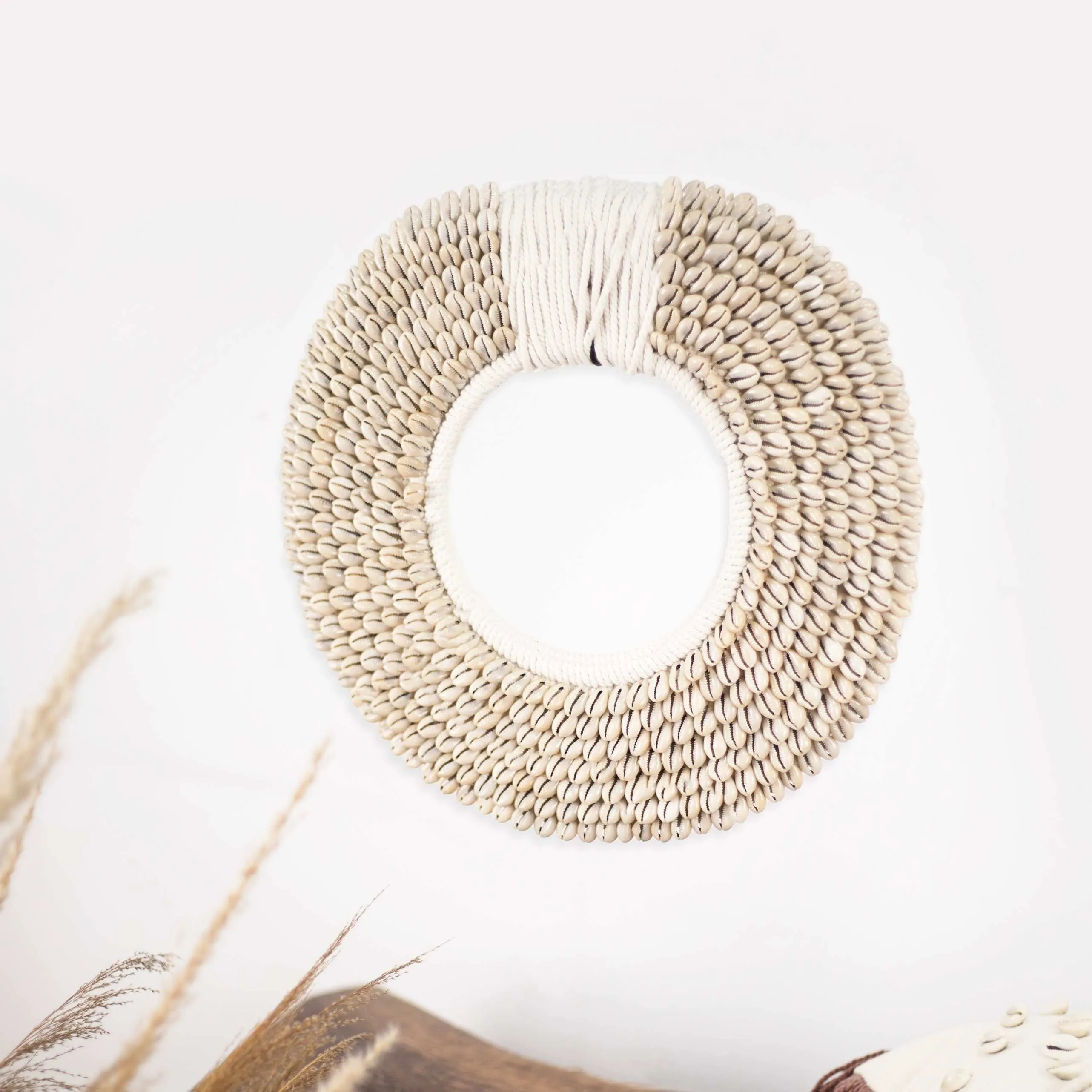 Sakari- Sea Shell Necklace Wall Decor