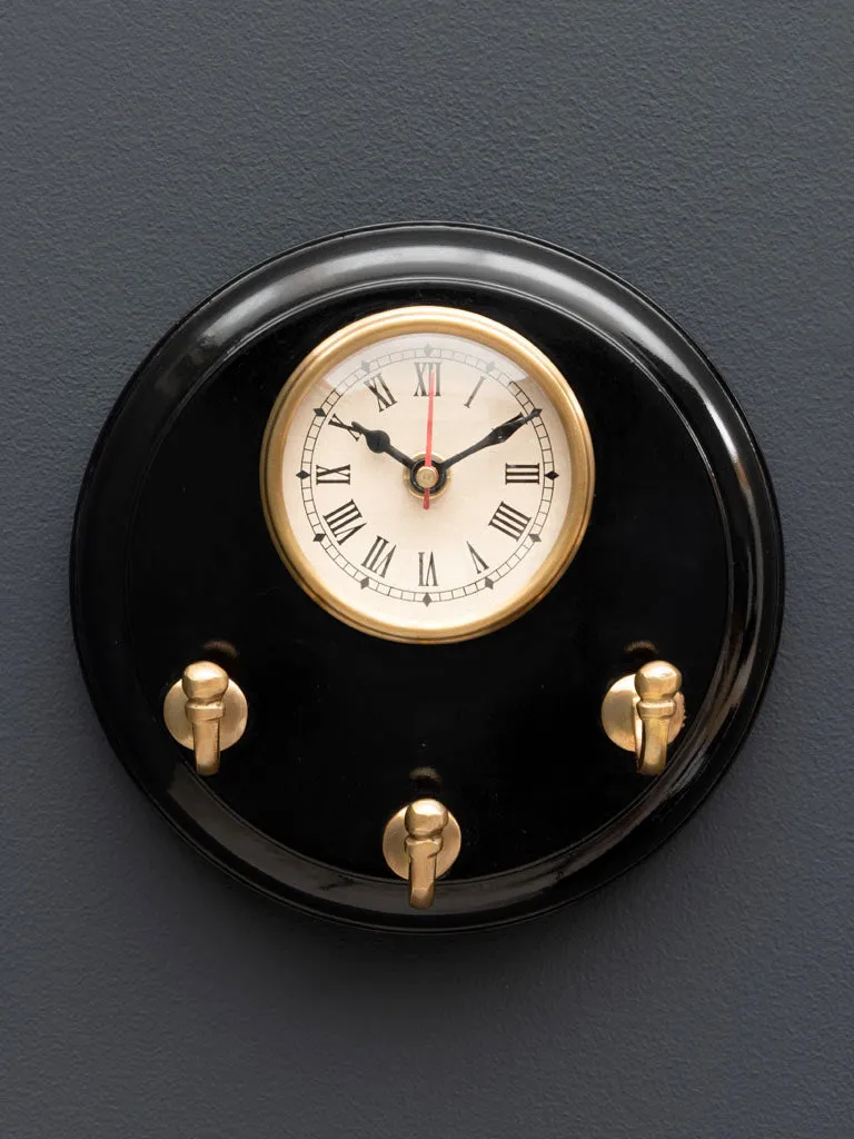 Sea style clock with 3 hooks