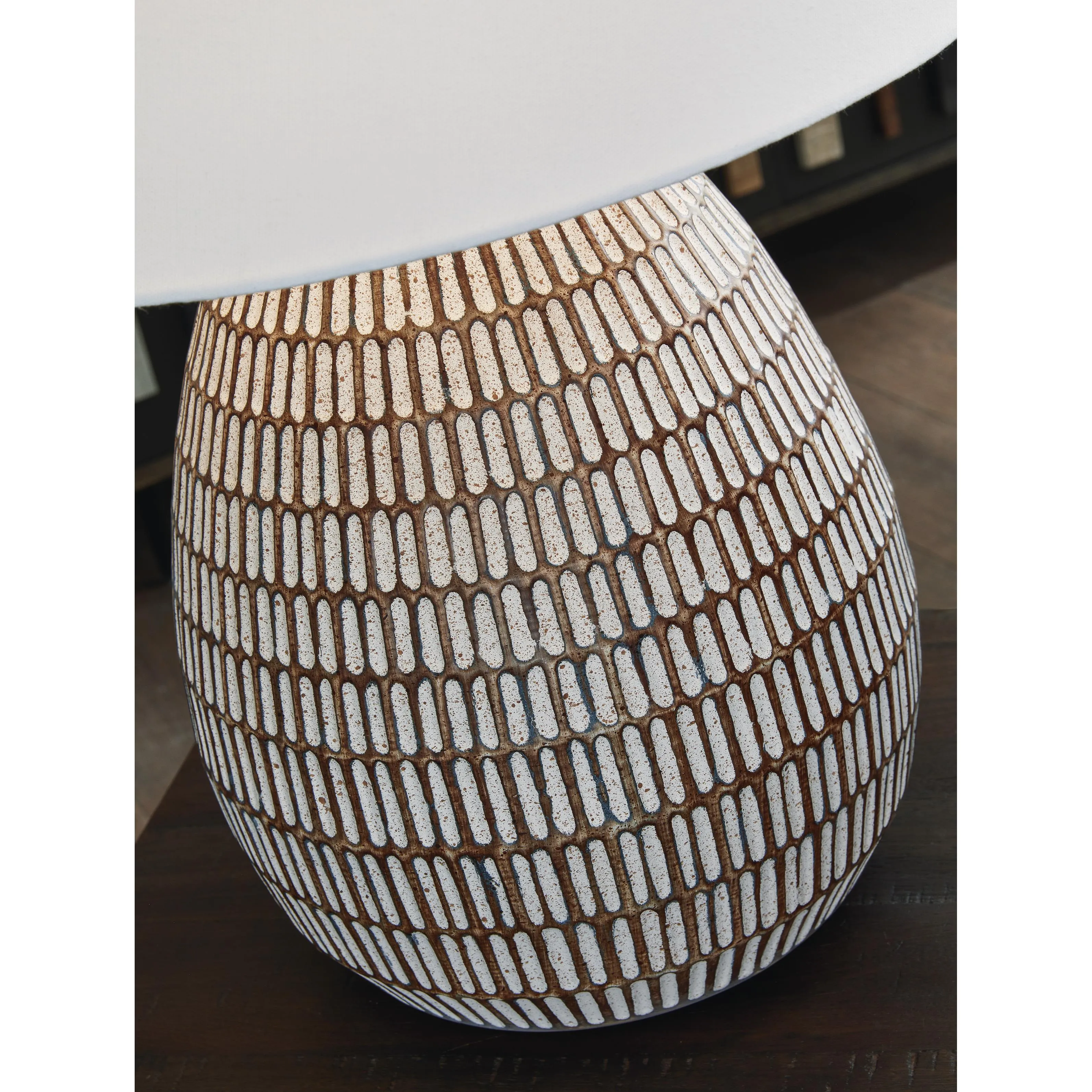 Signature Design by Ashley Darrich Table Lamp L235804