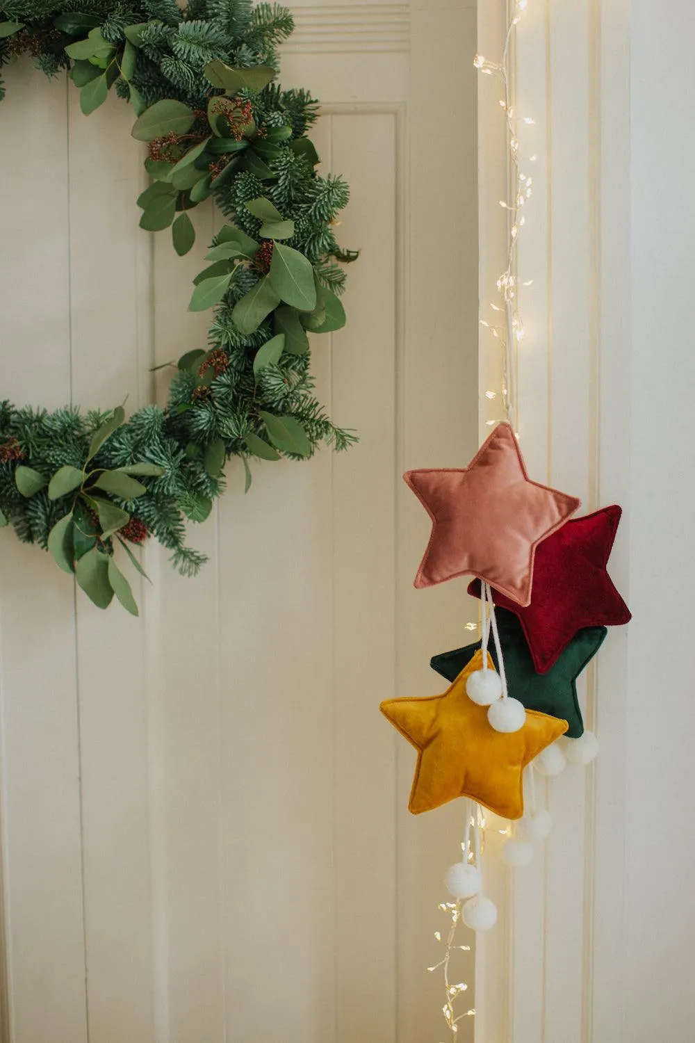 Velvet Star Pendant Green | Little star pendant with pom poms