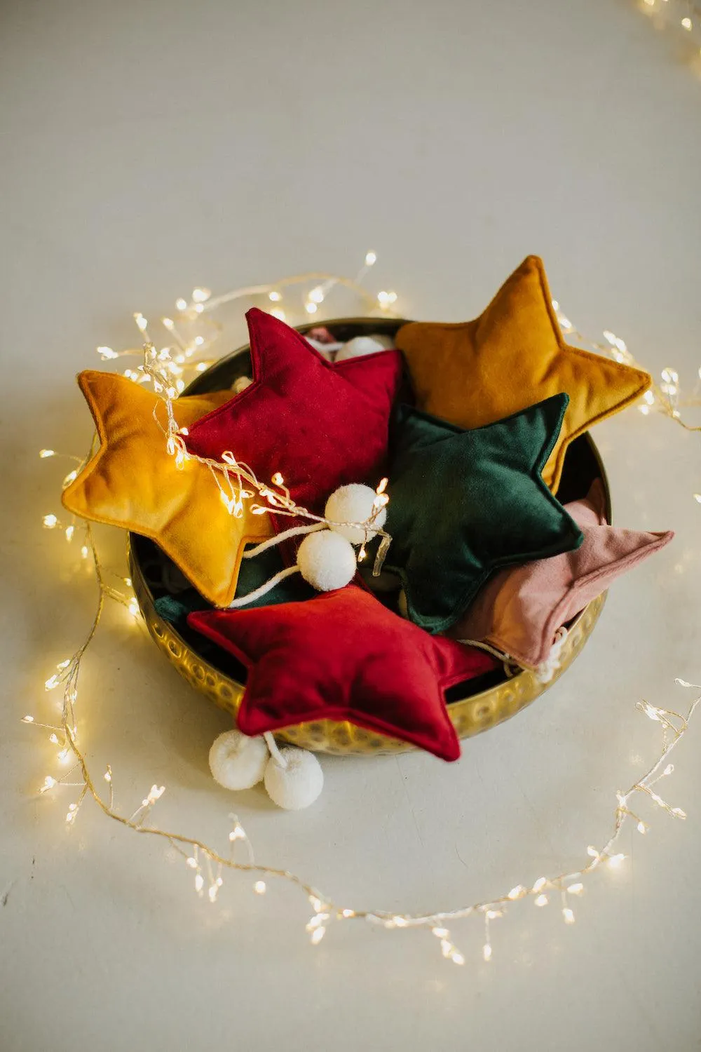 Velvet Star Pendant Green | Little star pendant with pom poms